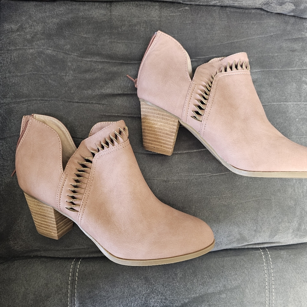 Dolce vita size 10 booties new without tags